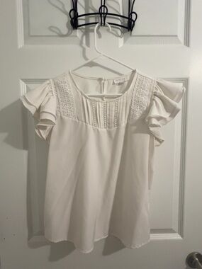 Women’s Cream Lace Yoke Flutter Sleeve Blouse